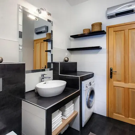 Magnific Frontline - Views & Wi-fi Apartment